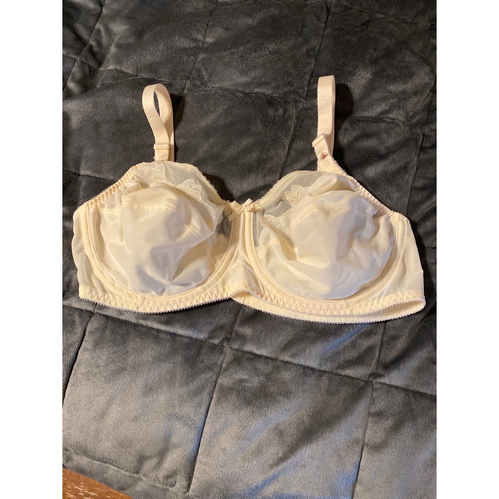 Bali Flower Underwire Bra 0180 Cream Ivory Embroidered Full Coverage 40C
0319
